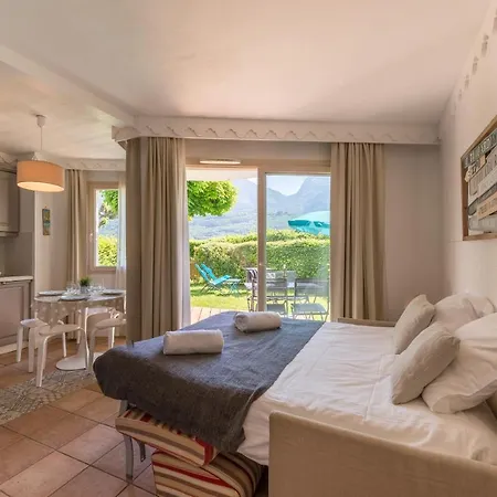 La Baie des Voiles pieds dans l'eau, 12 Apts du studio au Duplex by Location lac Annecy, LLA Selections Appartement